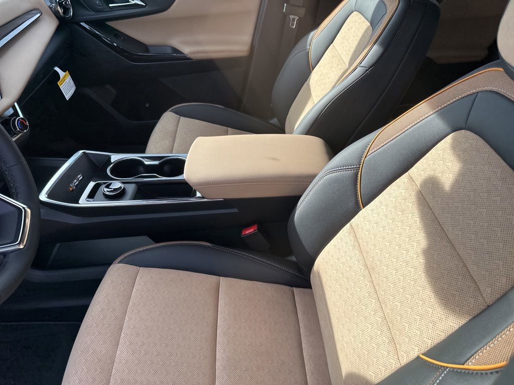 New 2026 Chevrolet Equinox ACTIV image 2