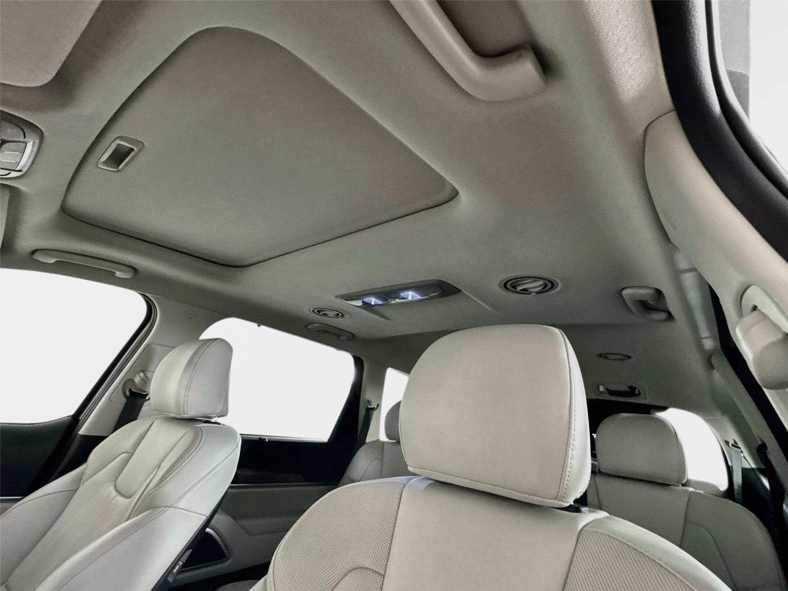 Used 2020 Kia Telluride EX w/ Towing Package FWD image 14