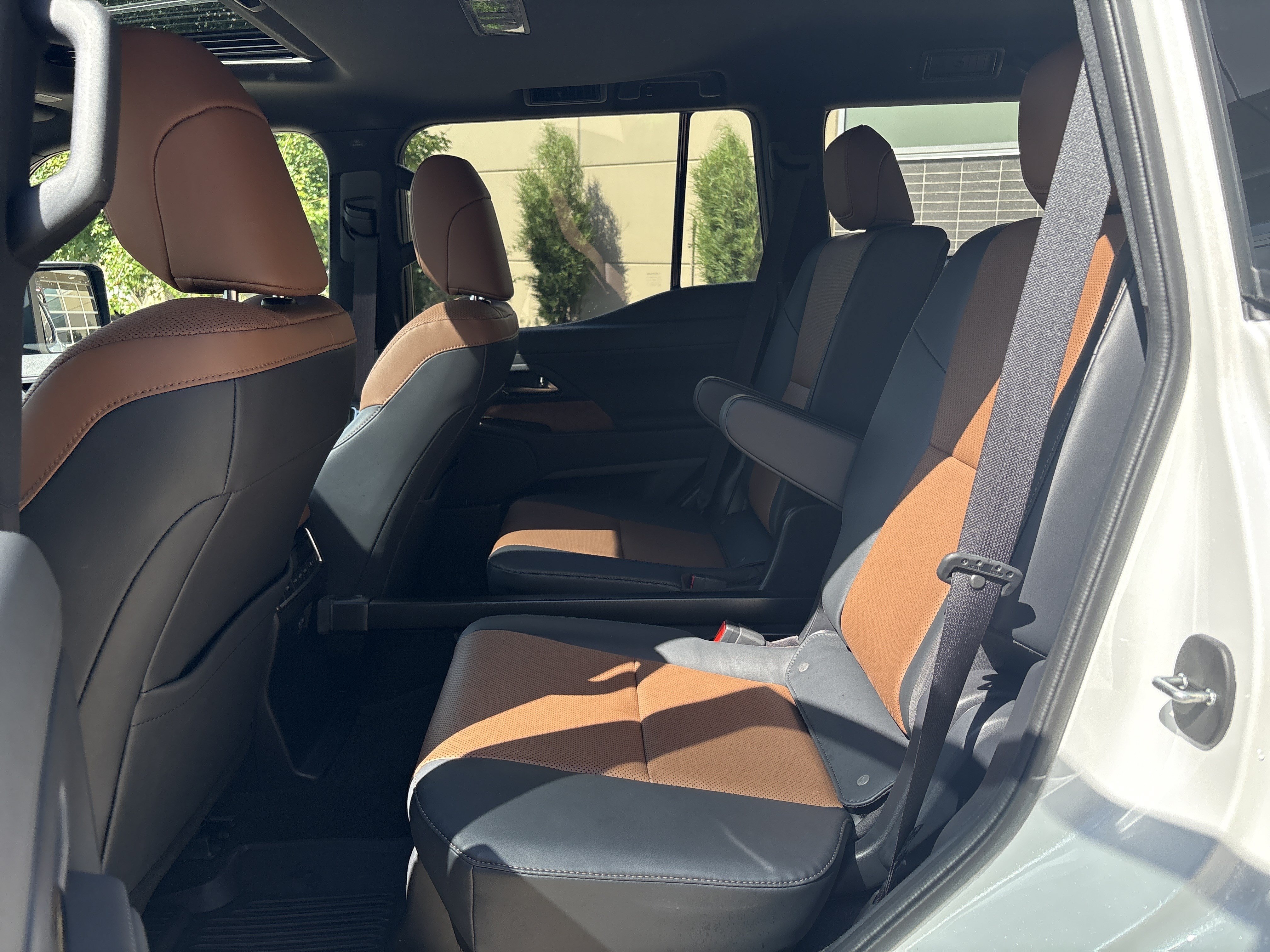 Used 2025 Lexus GX 550 w/ Cold Area Package AWD/4WD image 31