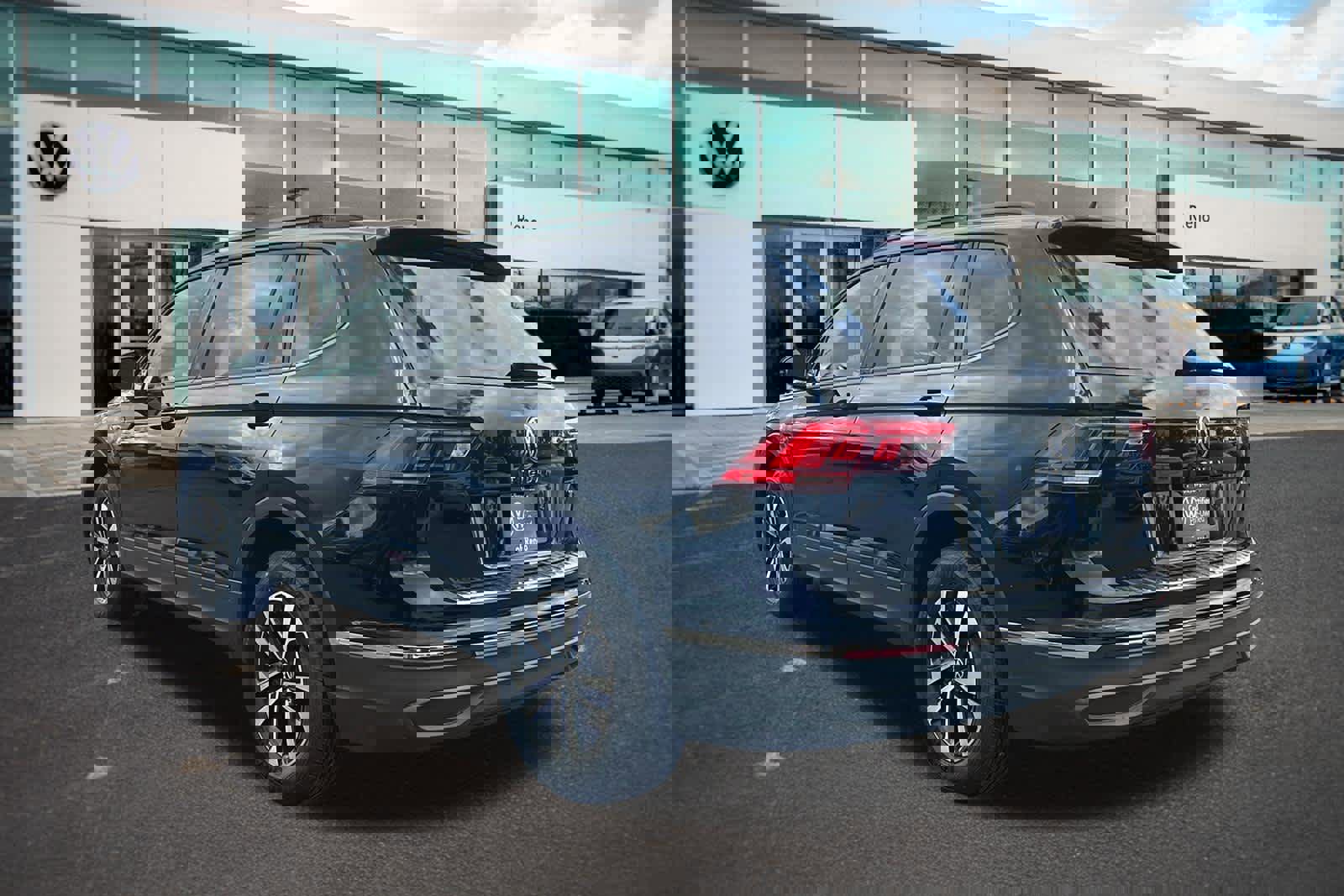 Certified 2022 Volkswagen Tiguan S image 7