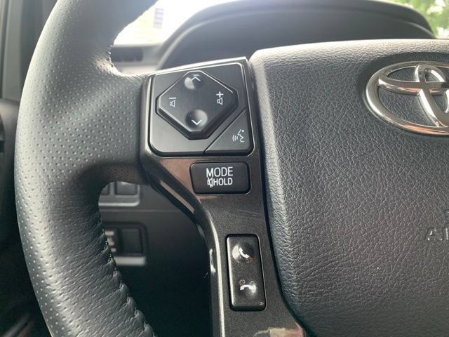 Used 2020 Toyota 4Runner TRD Off-Road Premium AWD/4WD image 20