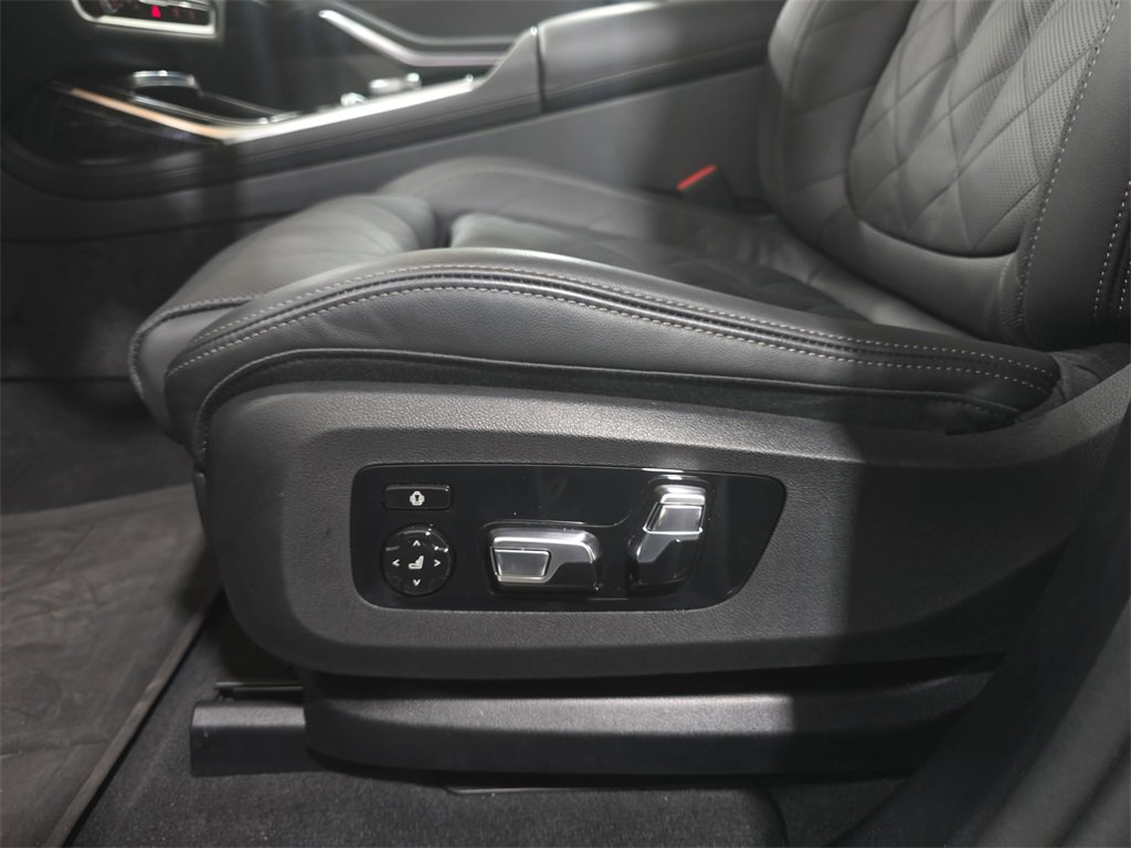 Used 2026 BMW X7 xDrive40i w/ M Sport Package image 27