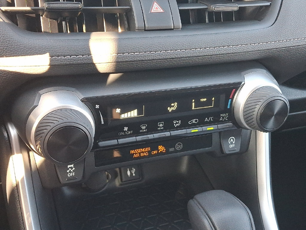 Certified 2019 Toyota RAV4 LE AWD/4WD image 16