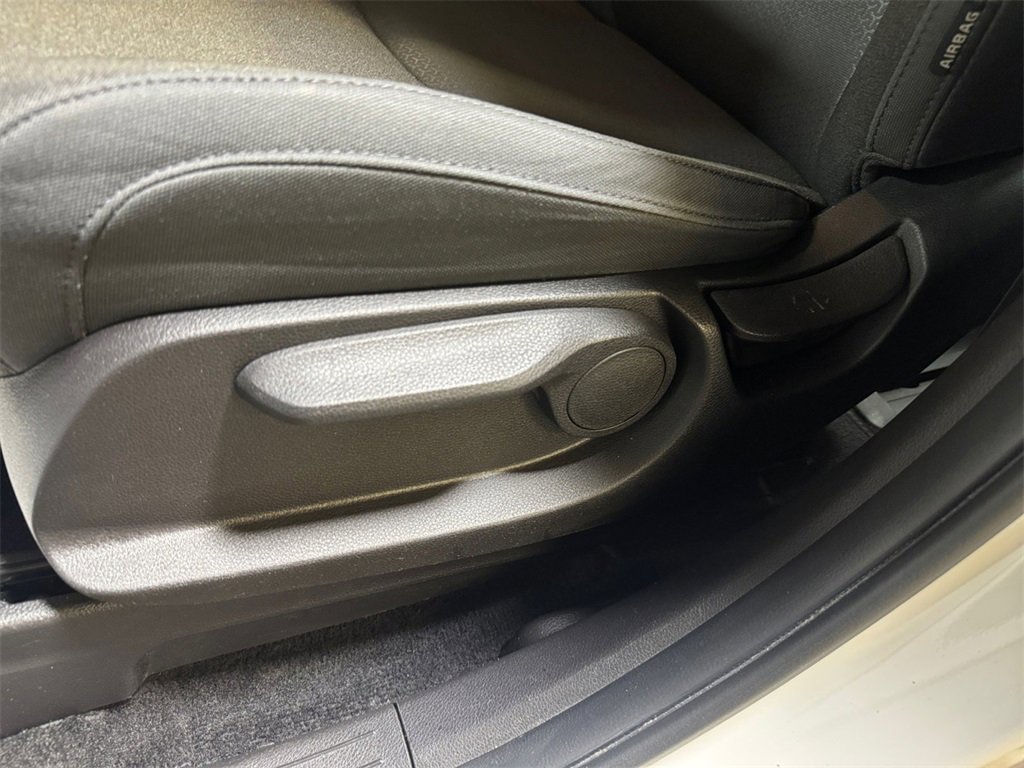 Used 2023 Kia Carnival LX image 13