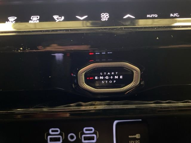 Used 2026 Jeep Grand Cherokee Laredo AWD/4WD image 16