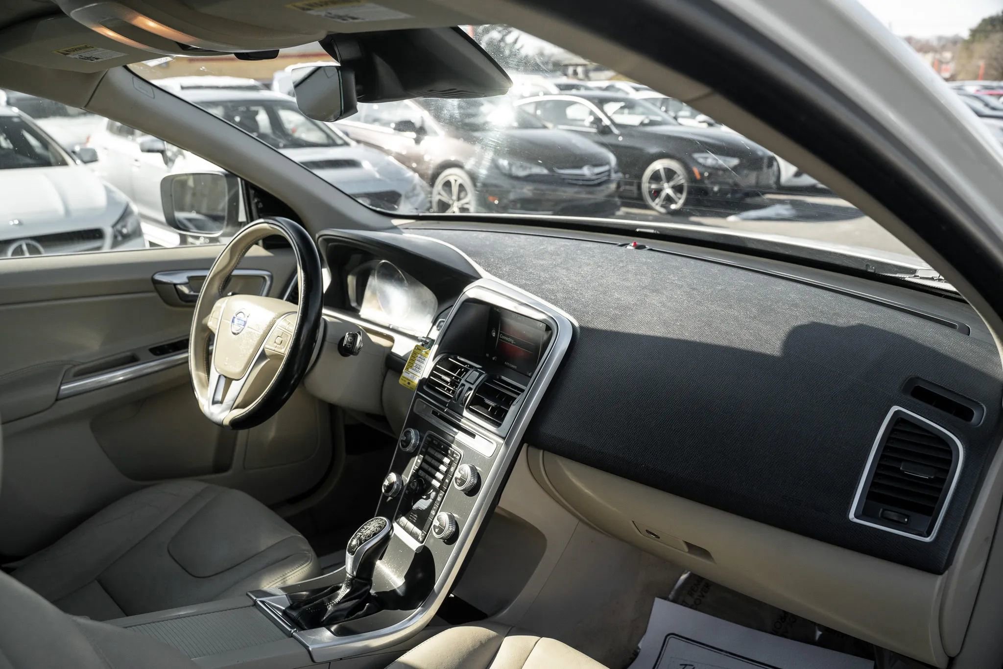 Used 2016 Volvo XC60 T5 Premier image 12