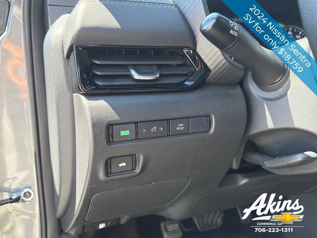 Used 2024 Nissan Sentra SV FWD image 9