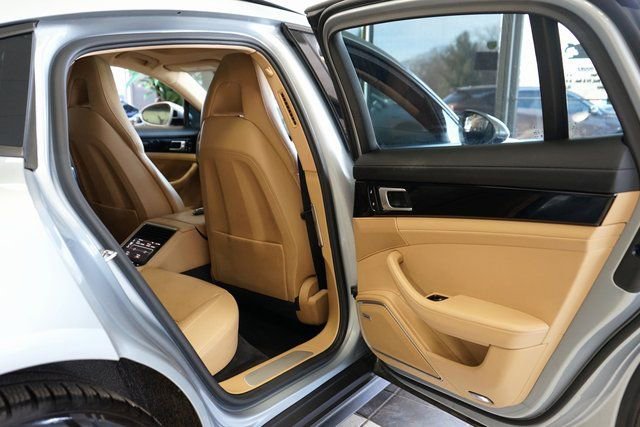 Used 2019 Porsche Panamera 4 image 57