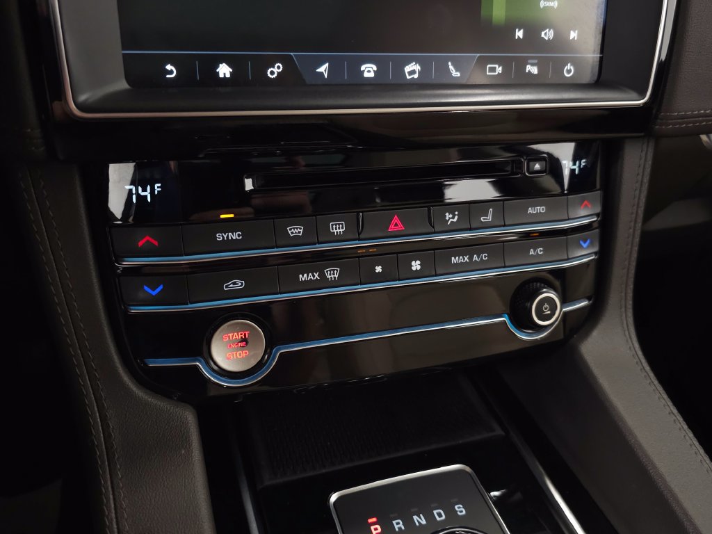 Used 2020 Jaguar F-PACE Prestige AWD/4WD image 30