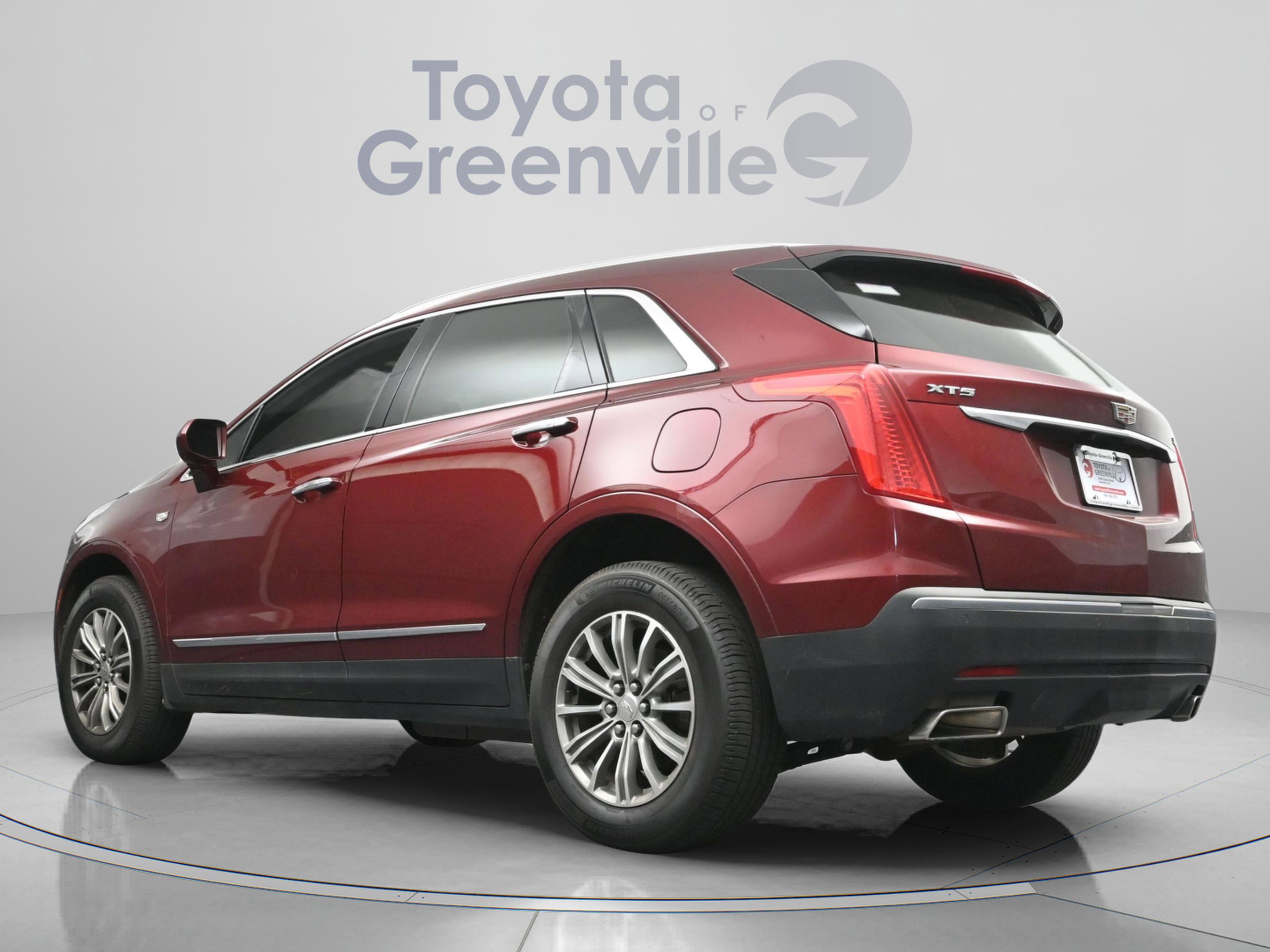 Used 2018 Cadillac XT5 Luxury w/ Driver Awareness Package FWD image 8