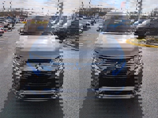 Used 2020 Mitsubishi Outlander GT image 2