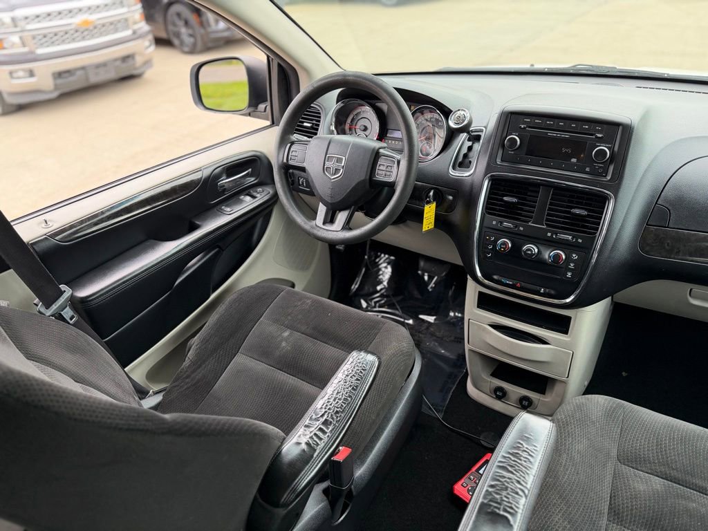 Used 2016 Dodge Grand Caravan American Value Package FWD image 15