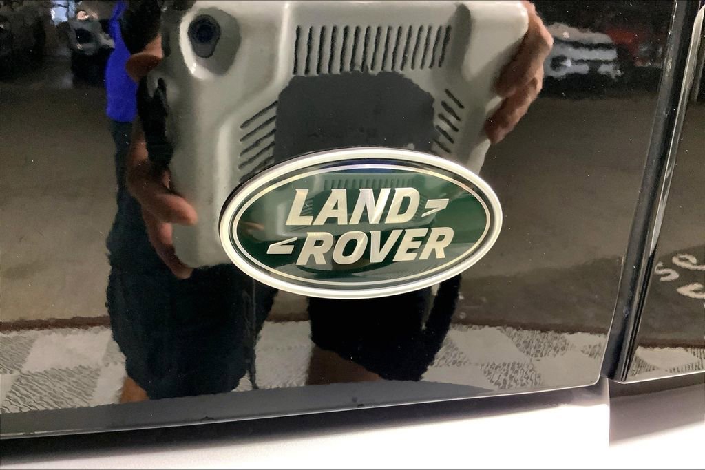 Used 2022 Land Rover Defender 110 SE image 31