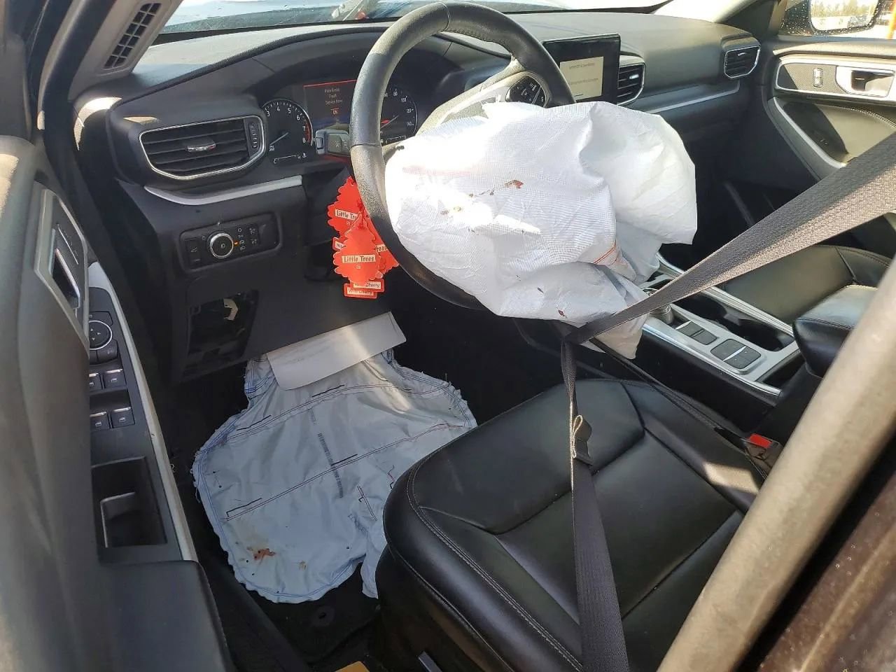 Used 2024 Ford Explorer XLT w/ Equipment Group 202A RWD image 8