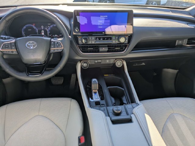 Certified 2026 Toyota Grand Highlander AWD Hybrid image 18