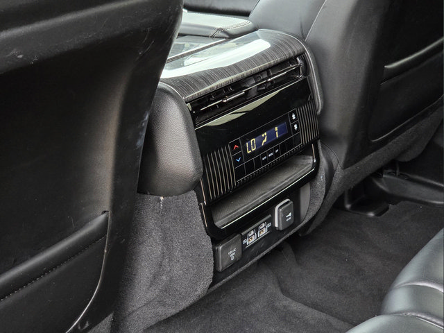 Certified 2022 Jeep Wagoneer Series II AWD/4WD image 31