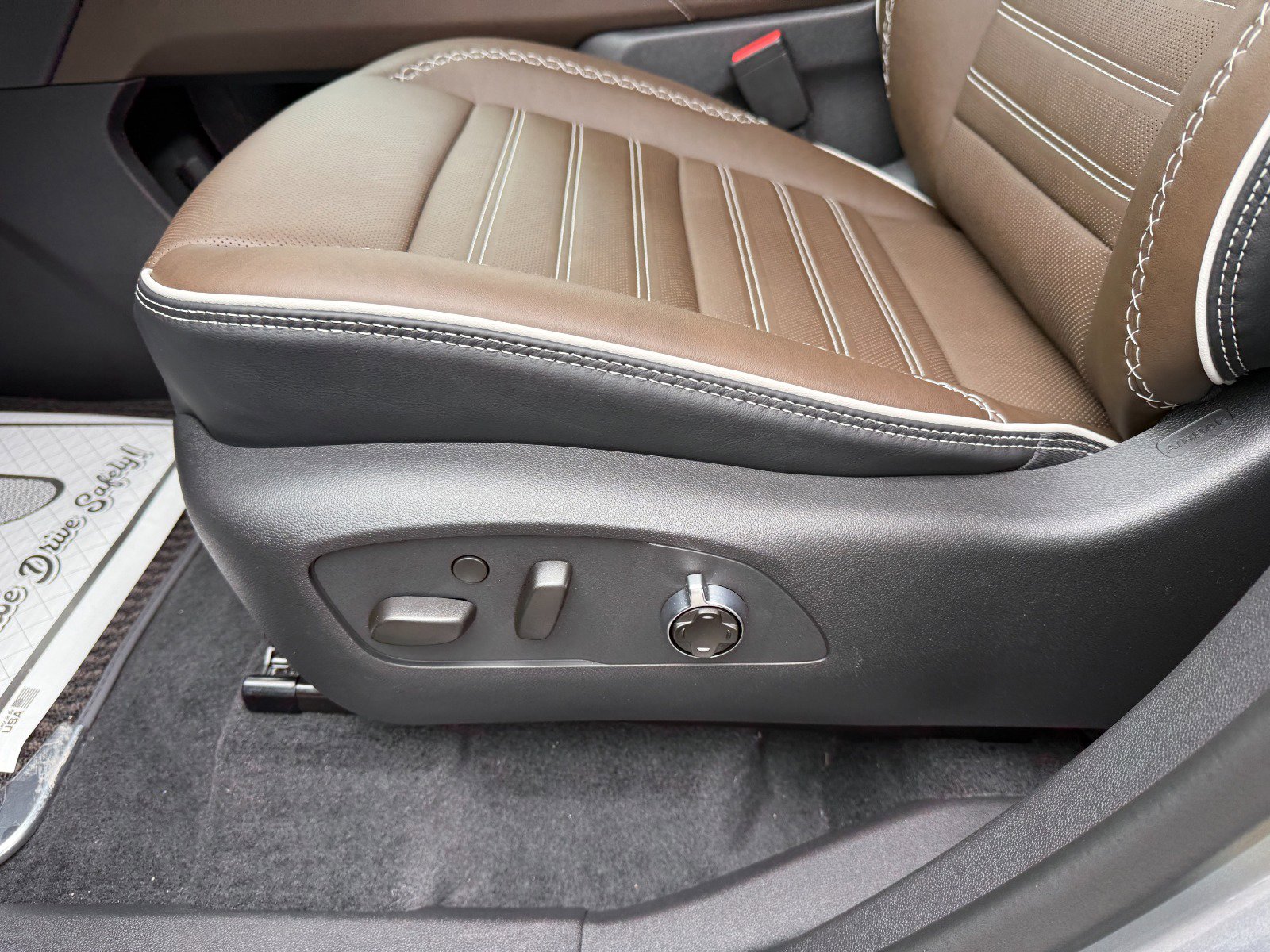 New 2026 GMC Acadia Denali Ultimate w/ LPO, Rugged Package image 26