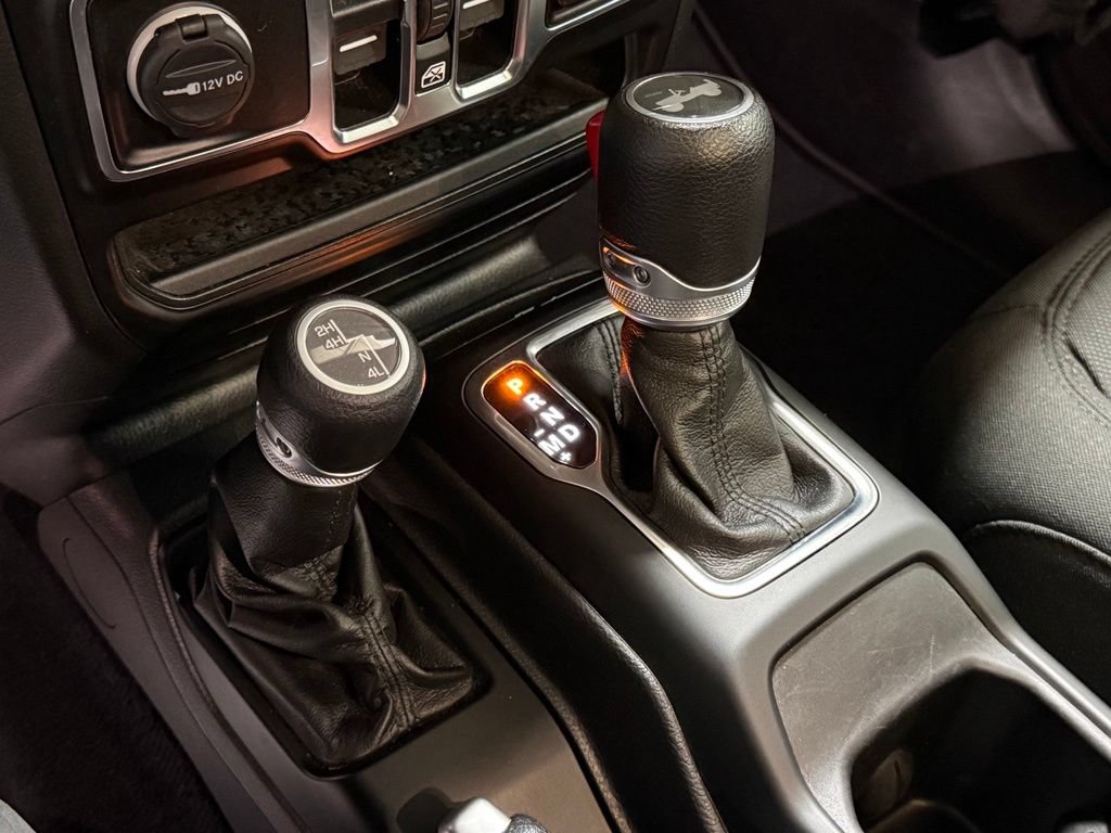 Used 2021 Jeep Wrangler Unlimited Sport AWD/4WD image 32
