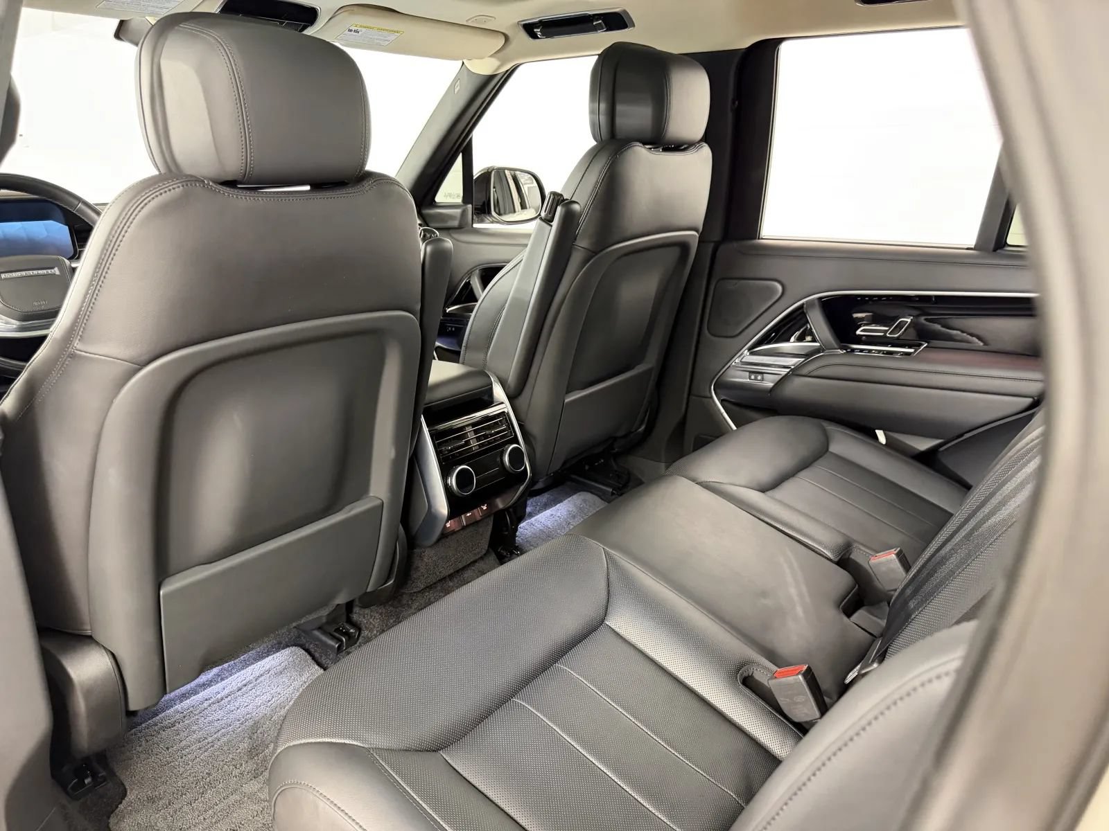 Used 2022 Land Rover Range Rover SE AWD/4WD image 35