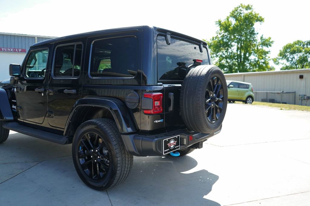 Used 2022 Jeep Wrangler Unlimited Sahara w/ Cold Weather Group image 20