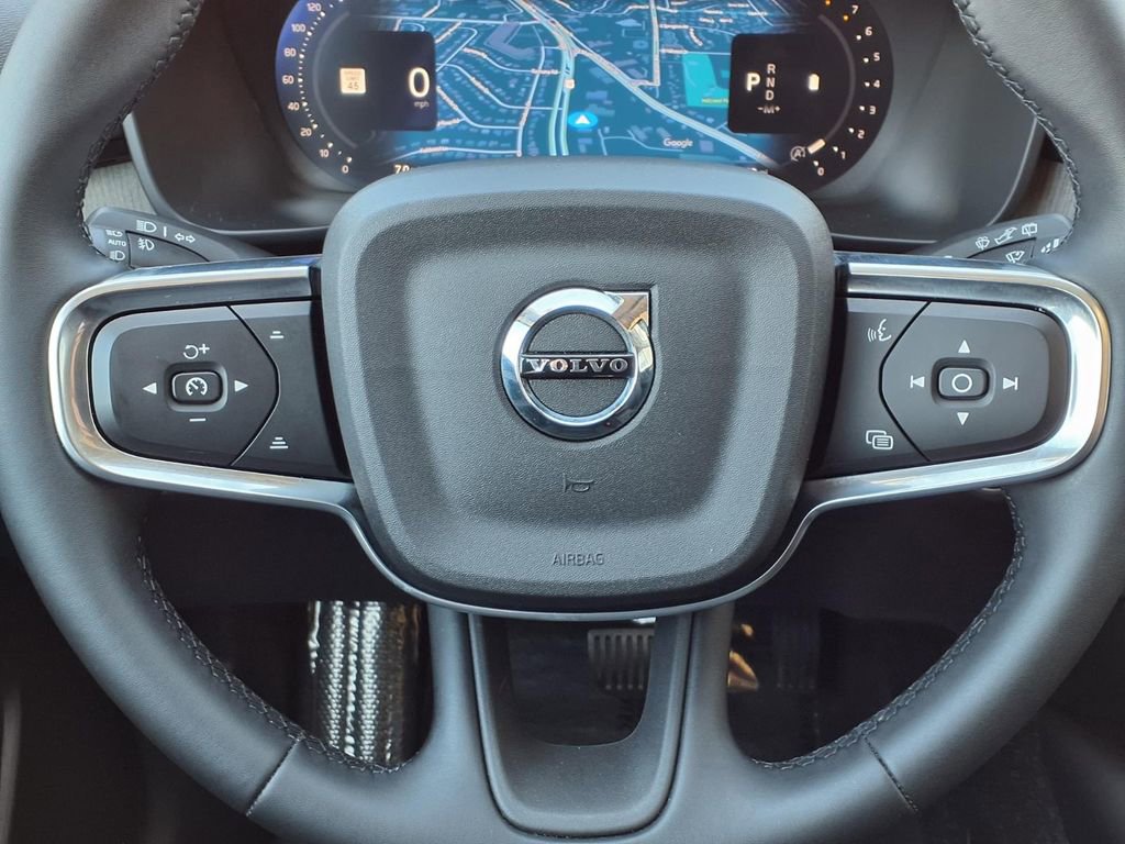 Certified 2025 Volvo XC40 B5 Core AWD/4WD image 12