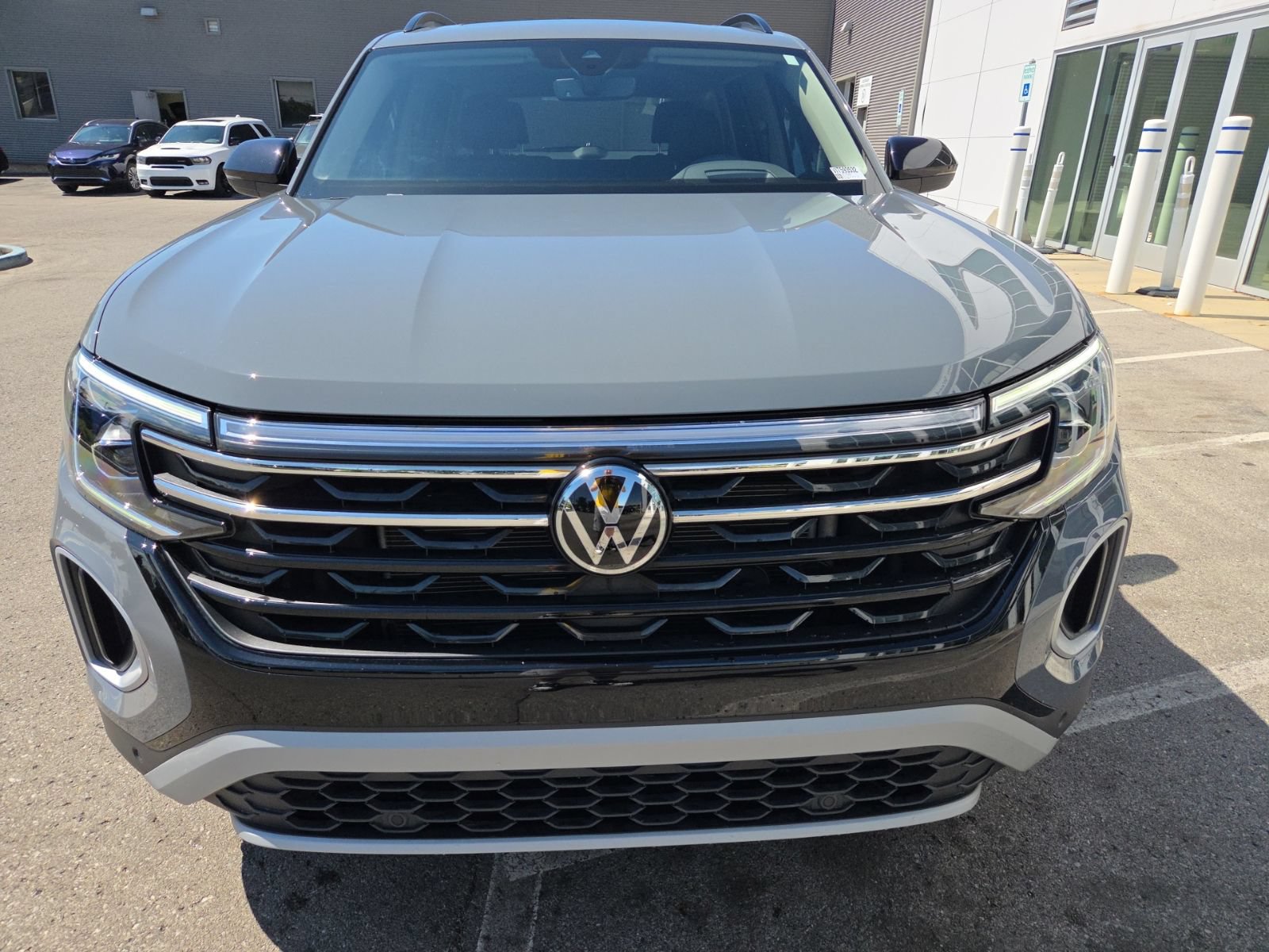Certified 2024 Volkswagen Atlas Peak Edition SEL AWD/4WD image 5