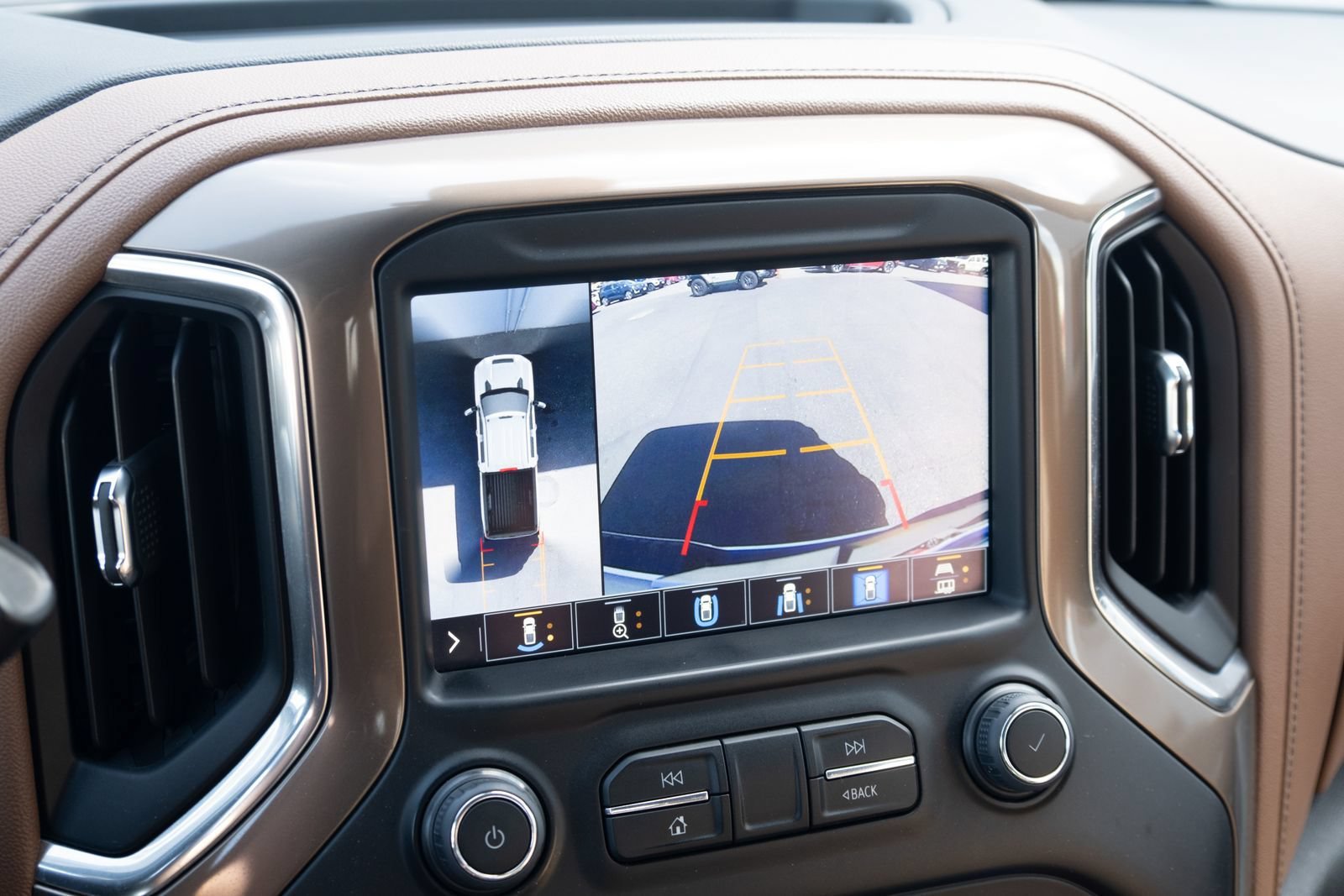 Used 2022 Chevrolet Silverado 3500 High Country w/ Z71 Off-Road Package AWD/4WD image 4