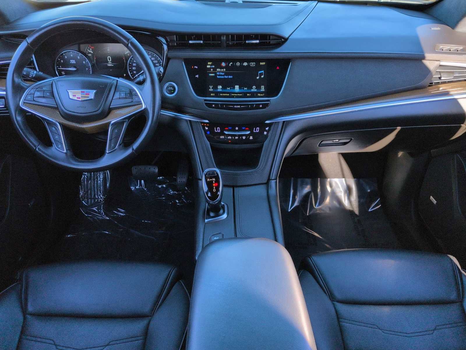 Used 2018 Cadillac XT5 Platinum w/ Driver Assist Package image 16