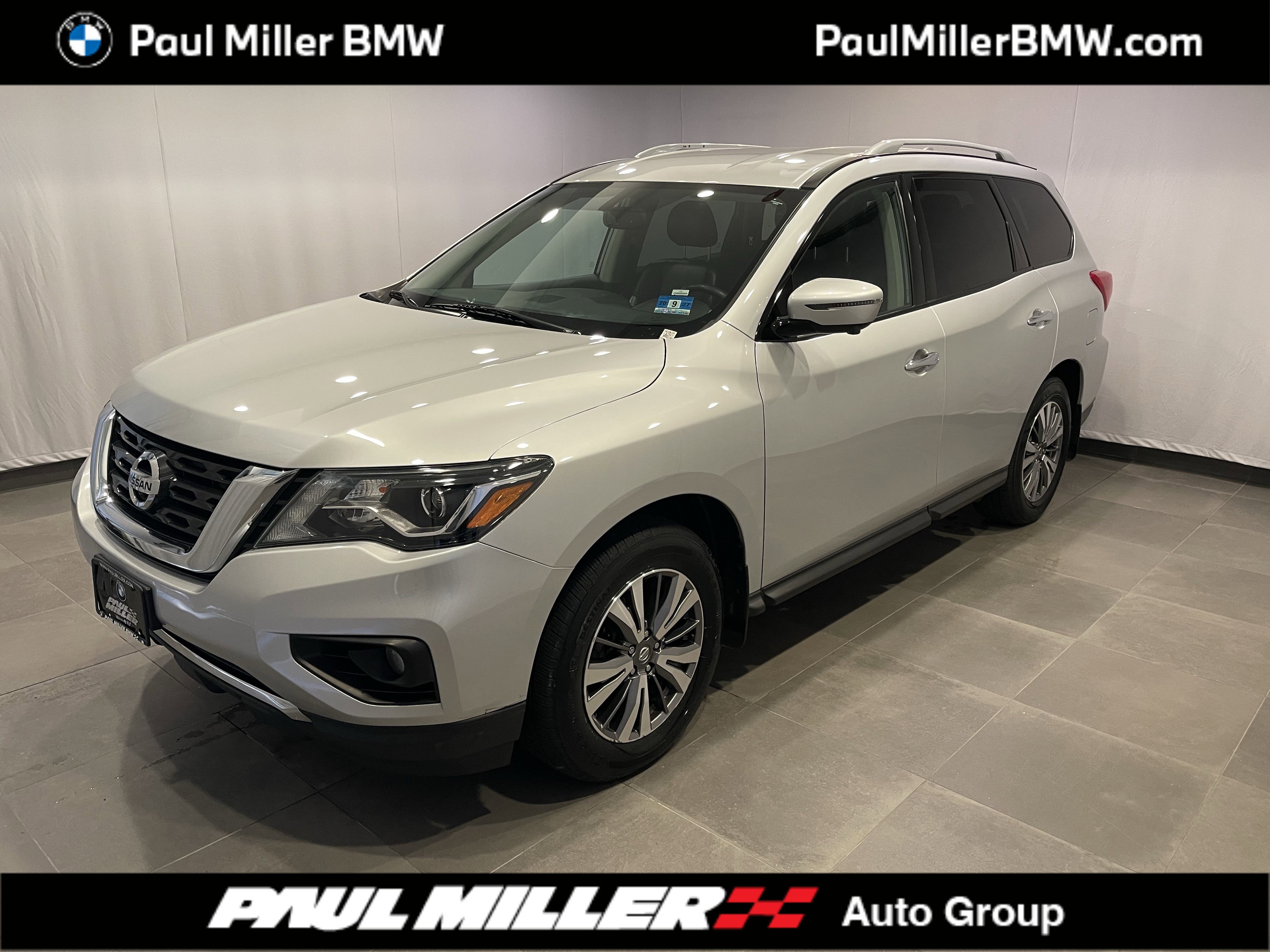 Used 2020 Nissan Pathfinder SL image 1