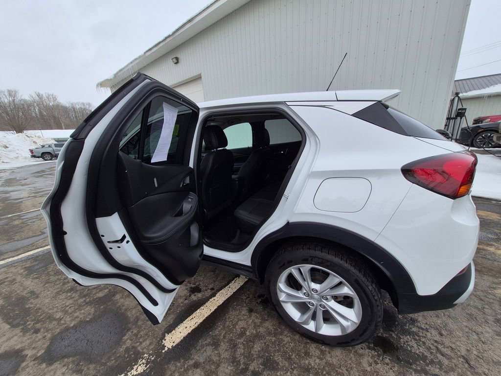 Used 2023 Buick Encore GX Preferred w/ Cold Weather Comfort Package image 17
