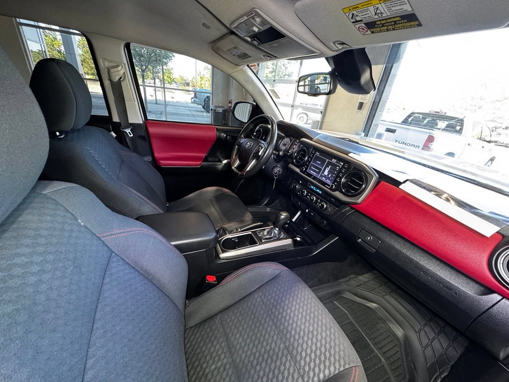 Used 2021 Toyota Tacoma SR5 AWD/4WD image 47