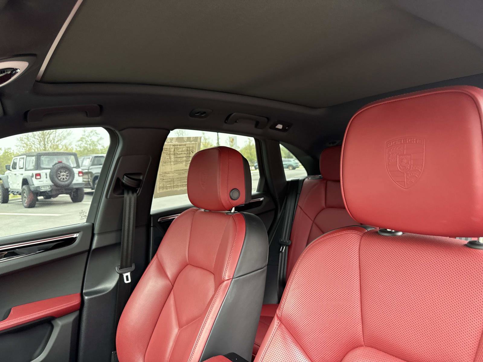 Used 2024 Porsche Macan image 24