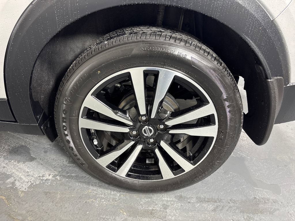 Used 2020 Nissan Kicks SV image 31