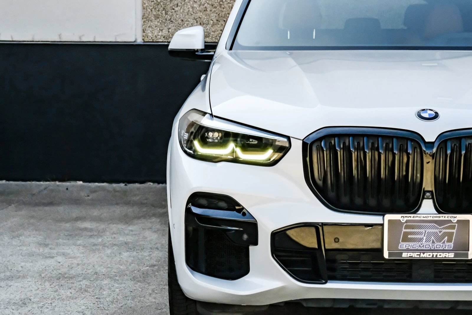 Used 2022 BMW X5 sDrive40i w/ M Sport Package RWD image 49