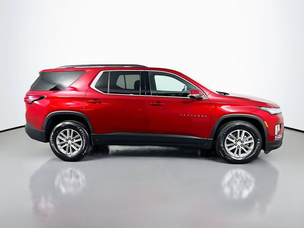 Used 2023 Chevrolet Traverse LT w/ Rear Camera Mirror Package AWD/4WD image 4