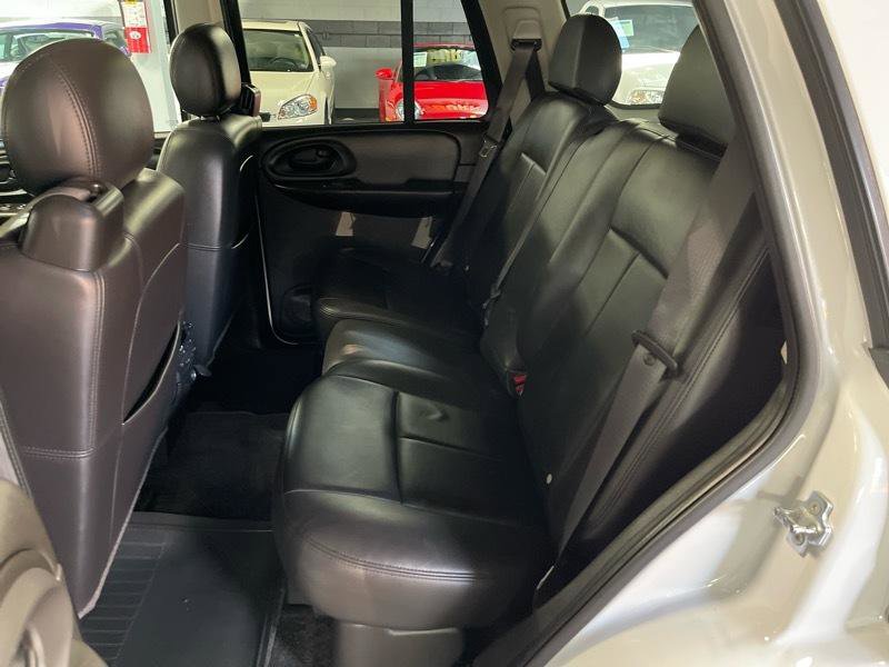 Used 2008 Chevrolet TrailBlazer LT w/ Sun And 6-Disc Cd Package AWD/4WD image 36