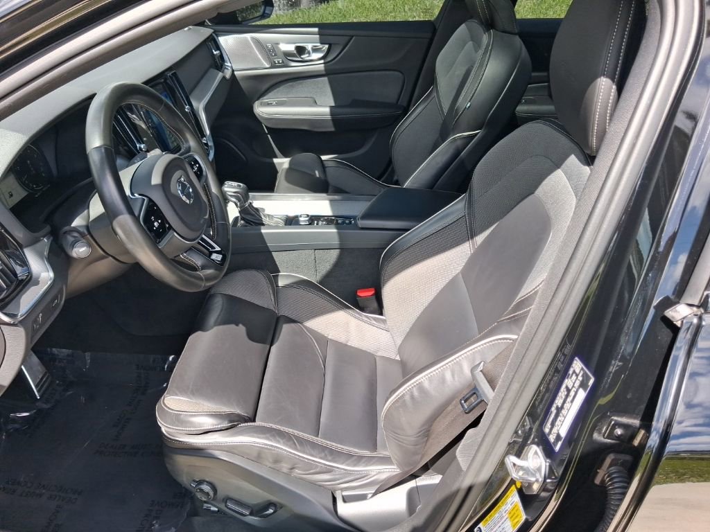 Used 2019 Volvo S60 T6 R-Design image 14