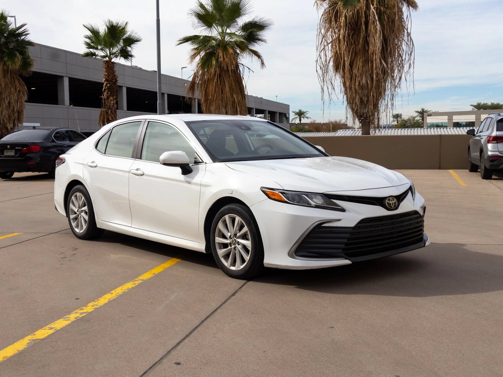 Used 2024 Toyota Camry LE w/ Convenience Package FWD image 1