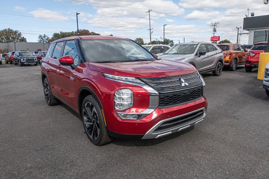 New 2025 Mitsubishi Outlander 4WD Plug-In Hybrid image 7