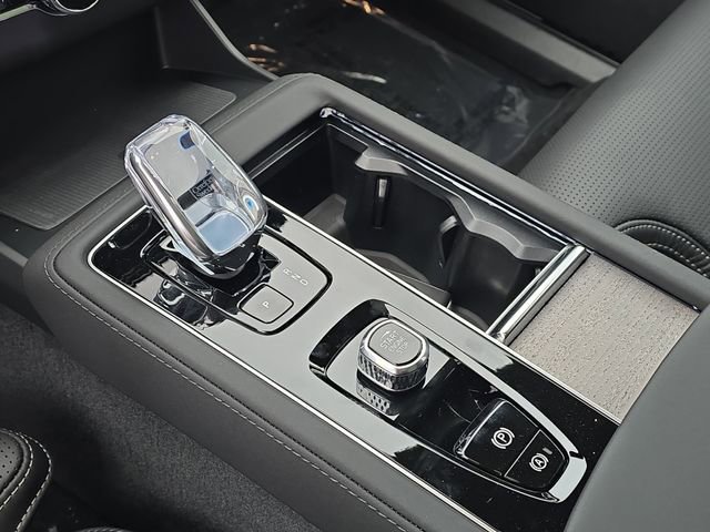 New 2026 Volvo XC90 B6 Ultra w/ Protection Package Premier AWD/4WD image 16
