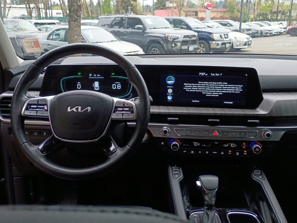 Used 2023 Kia Telluride EX w/ EX Captain's Chair Package AWD/4WD image 19