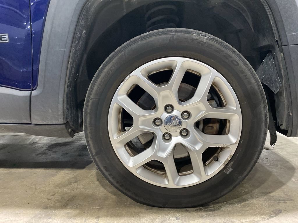 Used 2017 Jeep Renegade Latitude image 21