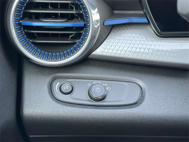 New 2025 Chevrolet Trax LT w/ Driver Confidence Package image 18