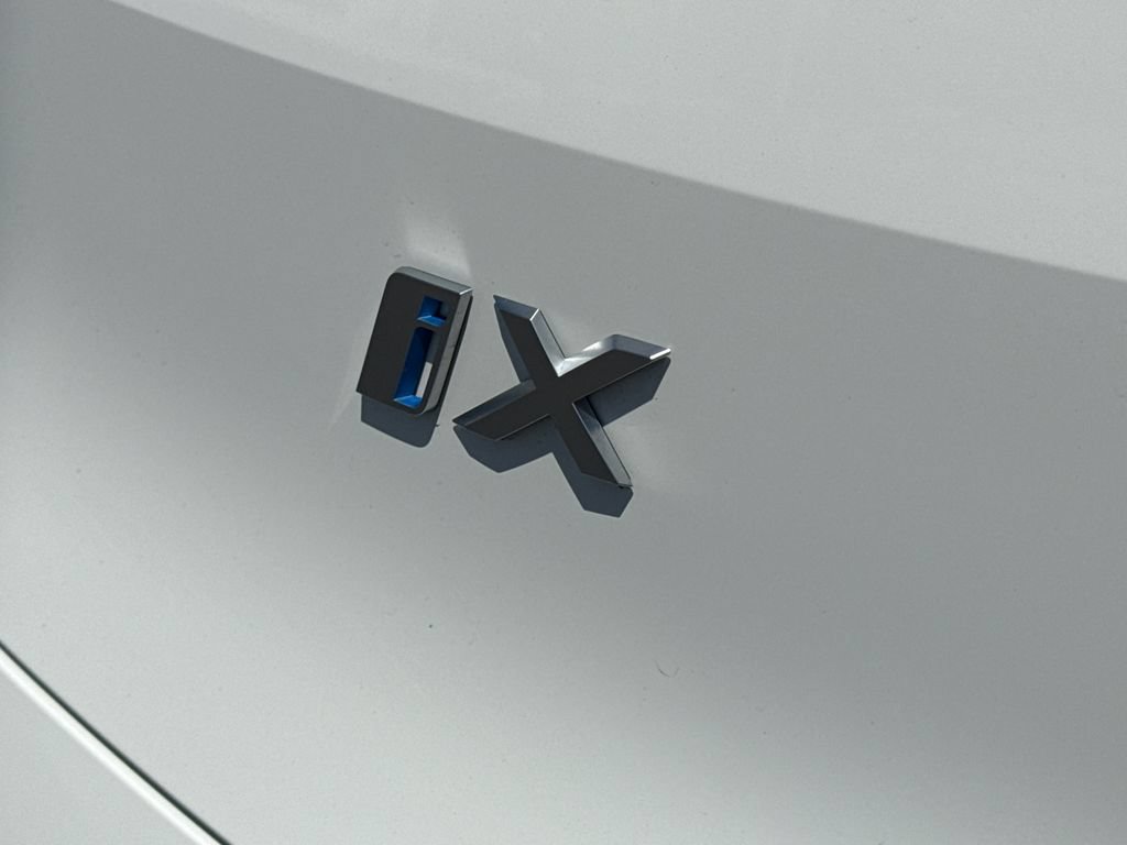 Certified 2025 BMW iX xDrive50 w/ Convenience Package AWD/4WD image 9