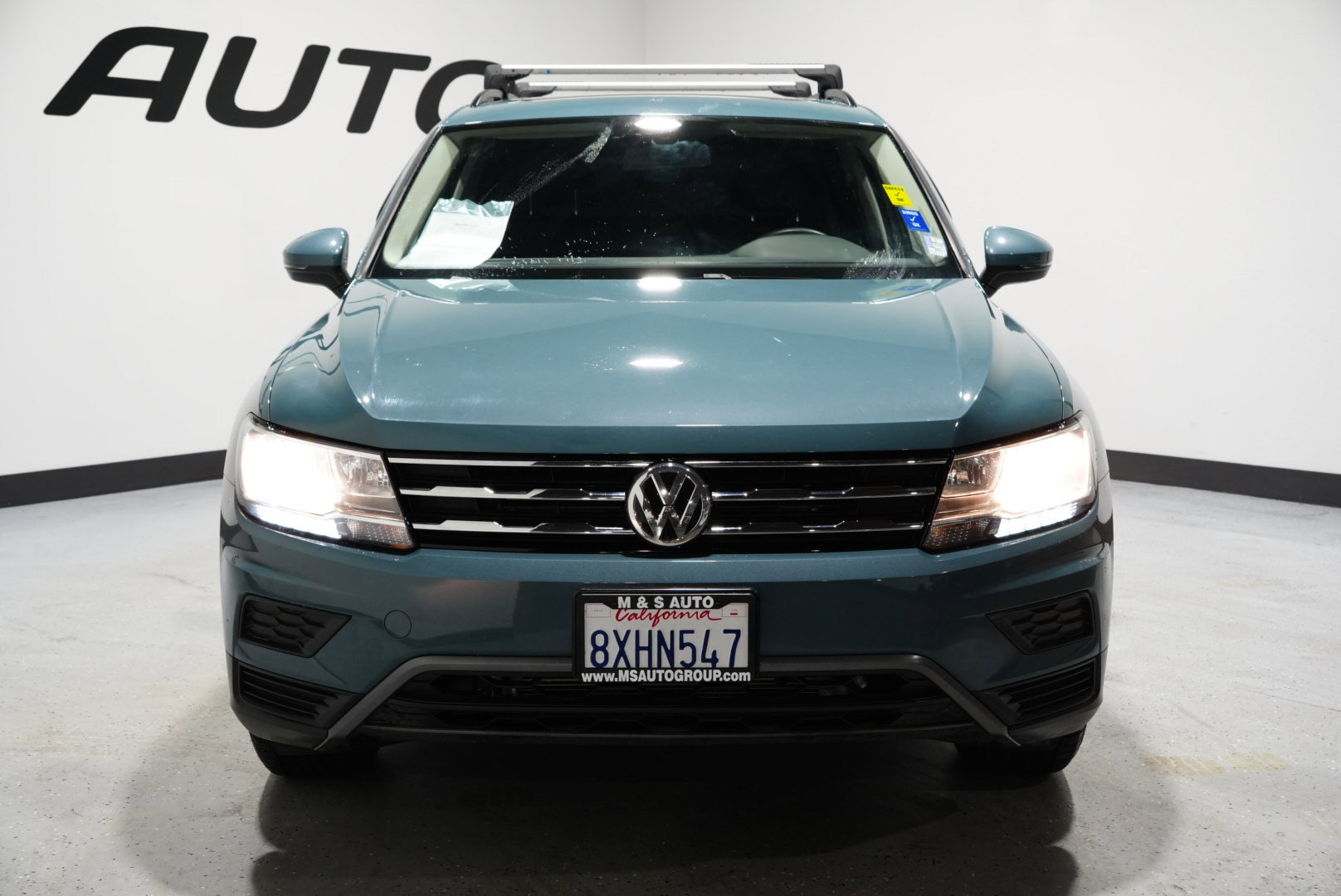 Used 2021 Volkswagen Tiguan SE w/ Panoramic Sunroof Package image 5