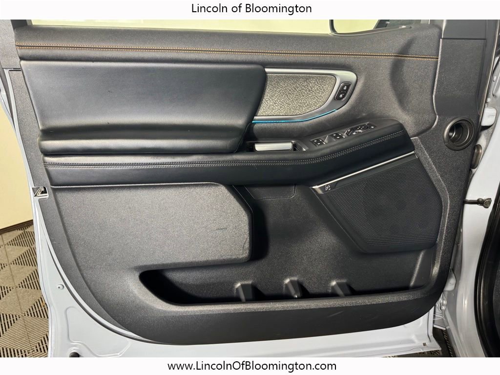 Used 2025 Ford Expedition Tremor AWD/4WD image 23