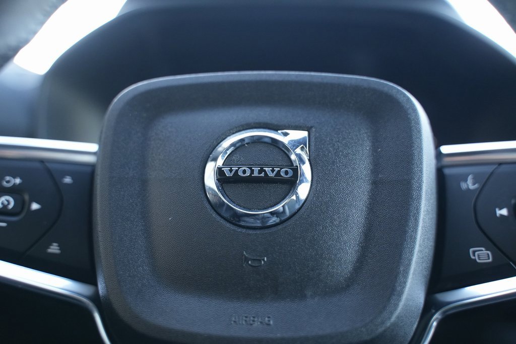 Used 2023 Volvo XC40 Recharge Ultimate image 37