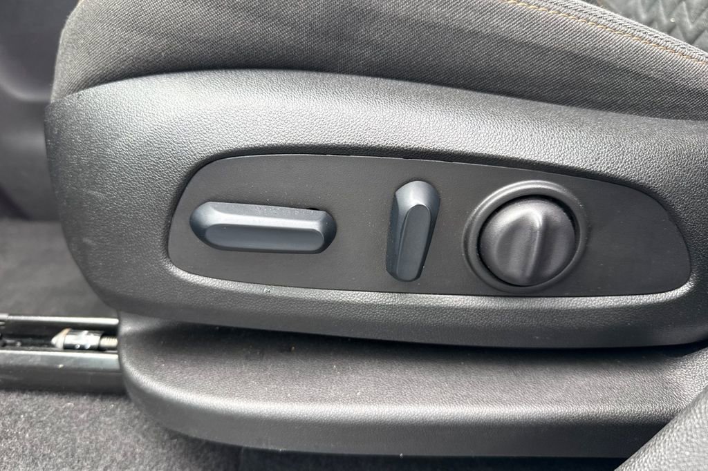 Used 2024 Chevrolet Equinox LT AWD/4WD image 19