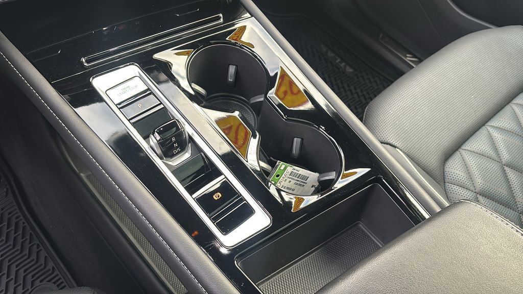 Used 2025 Volkswagen Atlas Cross Sport SEL Premium R-Line image 21