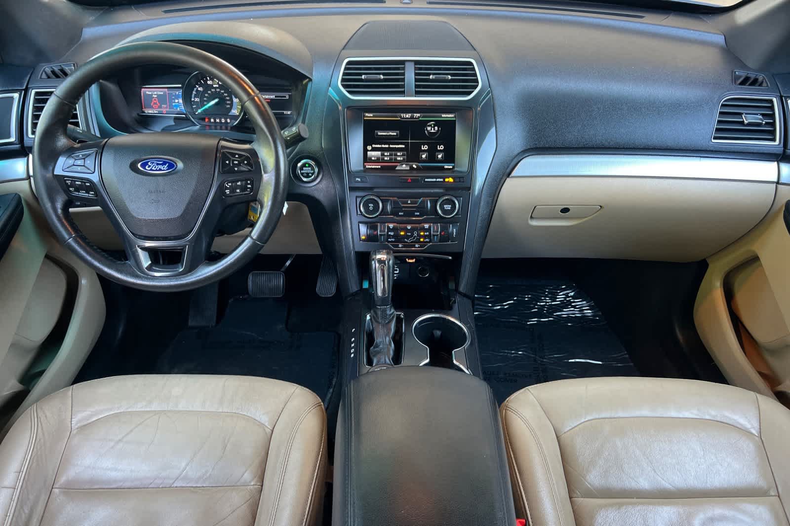 Used 2016 Ford Explorer XLT w/ Equipment Group 202A AWD/4WD image 3